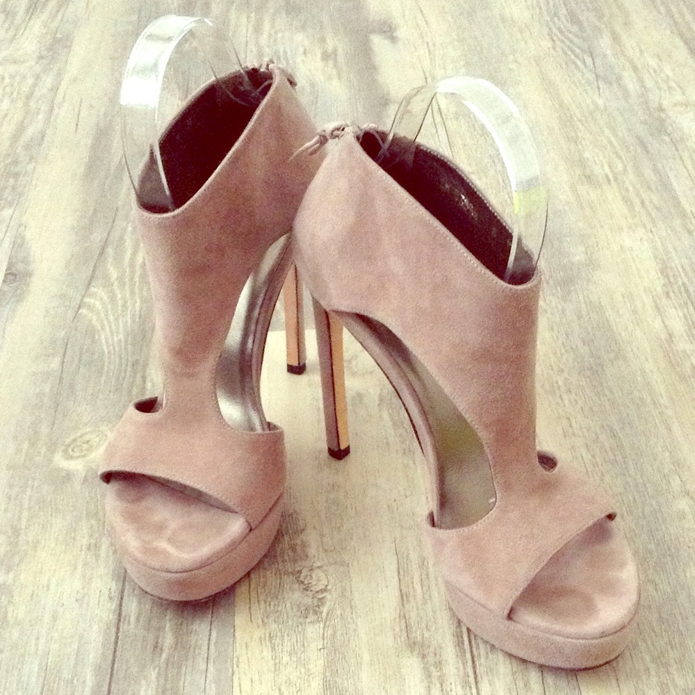 STUART WEITZMAN HEELS